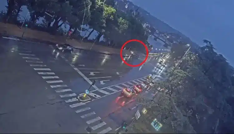 Verona: Polizia Locale, dramma sfiorato per auto caduta nell'Adige.