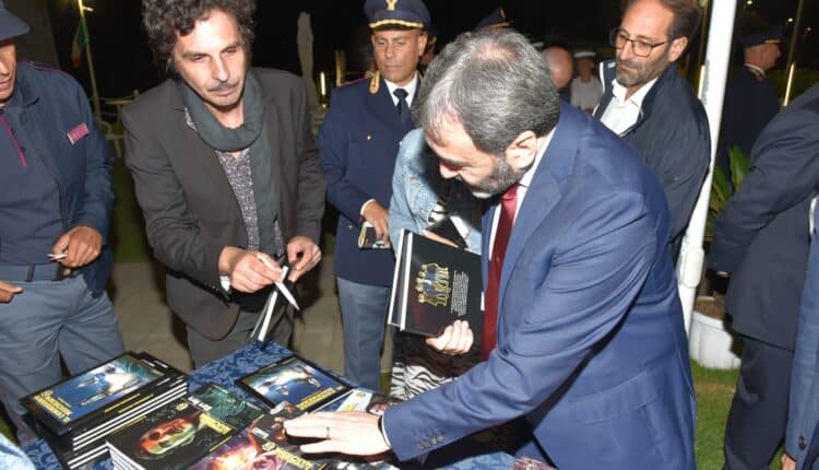 Belvedere Marittimo: presentata la fortunata serie della graphic novel "Il Commissario Mascherpa". Gli introiti delle vendite saranno devoluti al Piano Marco Valerio5