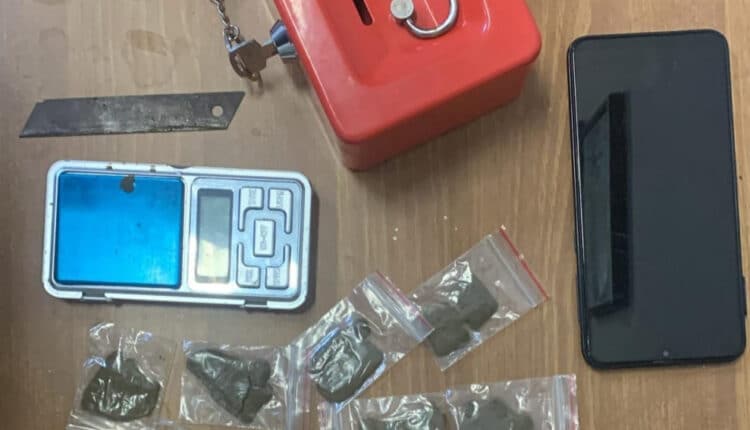 Napoli: trovato in possesso di 25 grammi di hashish. Arrestato 35enne dalla Polizia di Stato