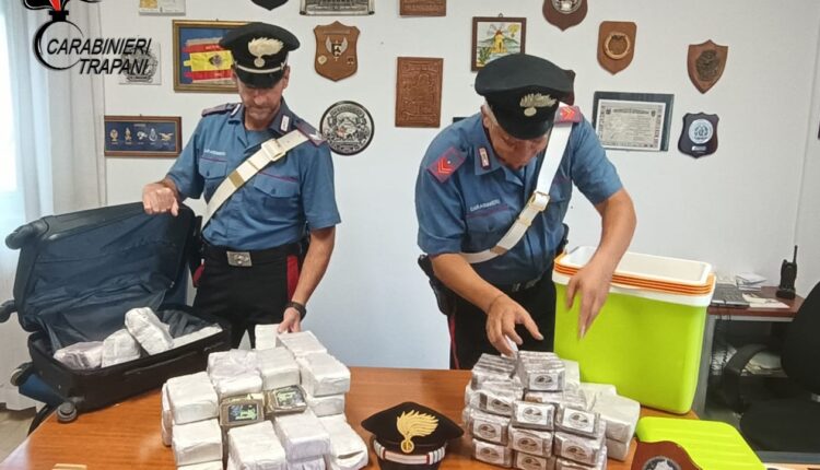 Trapani: in auto con 30 kg di hashish, arrestati due palermitani