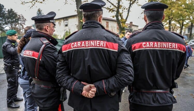Firenze: due borseggiatrici beccate in azione da due carabinieri. Per entrambe è stata applicata la misura del divieto di dimora nel comune
