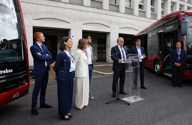Roma: il Sindaco Roberto Gualtieri insieme all'Assessore alla Mobilità Eugenio Patanè hanno presentato i nuovi bus ad alimentazione completamente elettrica