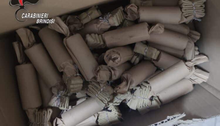 Francavilla Fontana (BR): Carabinieri arrestano un 47enne, sequestrato un arsenale di armi; trovati anche ordigni artigianali e stupefacenti