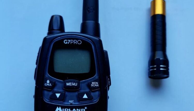 Lecce: inseguiti dalla Polizia di Stato abbandonano l'auto rubata