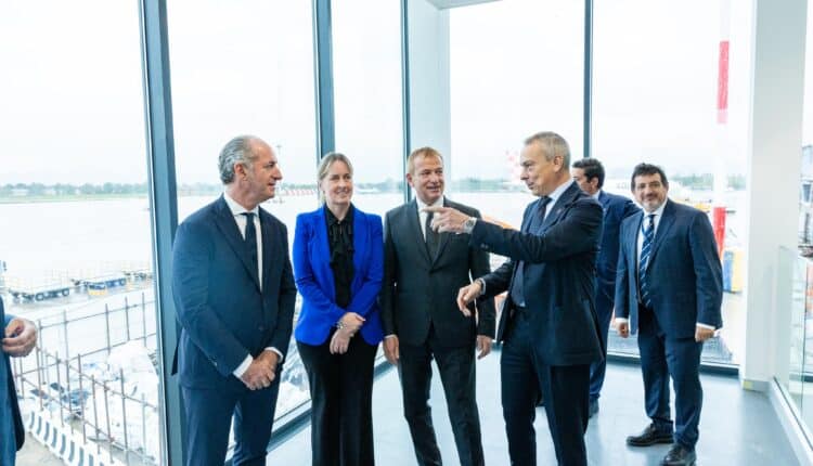 Aeroporto di Verona, nuovo terminal passeggeri: presenti all'inaugurazione Luca Zaia, Paolo Arena e Alessandra Bonetti