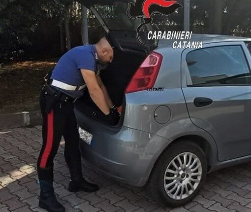 Palagonia: ai domiciliari ruba una macchina e tenta di sfuggire ai Carabinieri, arrestato dopo l’inseguimento
