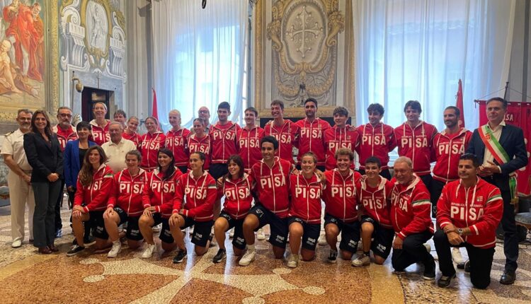 Pisa: 69ª Regata Antiche Repubbliche Marinare, gli equipaggi del "Galeone Rosso" in acqua a Genova