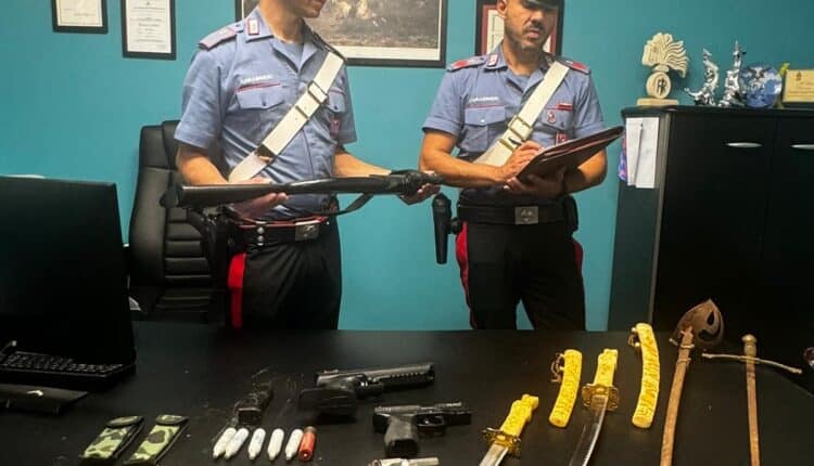 Teramo: minaccia la ex convivente, va in carcere l’uomo a cui è stato sequestrato un arsenale a Silvi