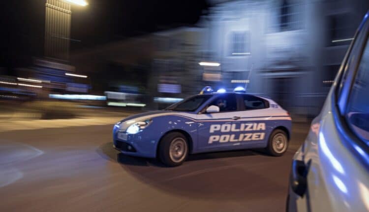 Bolzano: aggressione al bar con mazze da baseball, bloccati e denunciati 4 pregiudicati.