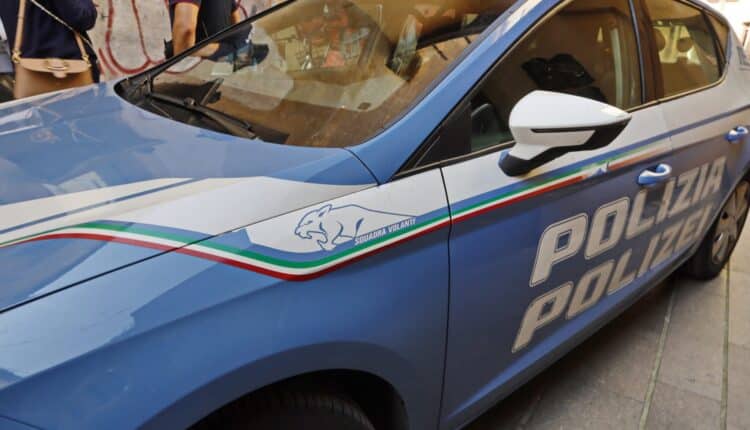 Bolzano: tentano di imbarcarsi su un volo per la Spagna con un passaporto fatto in casa, Polizia denuncia 2 donne altoatesine.