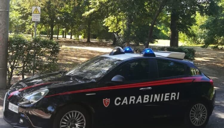 Bordighera: un’altra rapina al supermercato, ruba superalcolici, aggredisce addetto alla sicurezza del supermercato e scappa, arrestato dai Carabinieri.