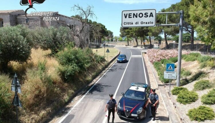 Venosa, 27enne in fuga dopo aver picchiato il padre: fermato dai Carabinieri