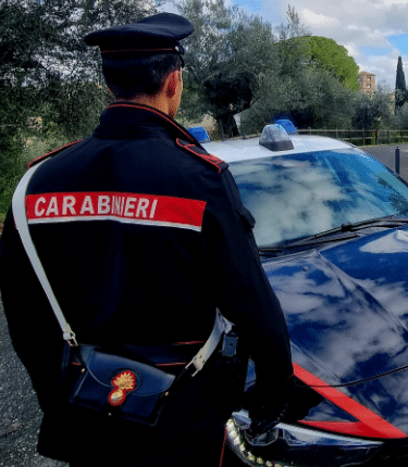 Capannori (Lucca), perseguita le vicine di casa e viene arrestato dai Carabinieri