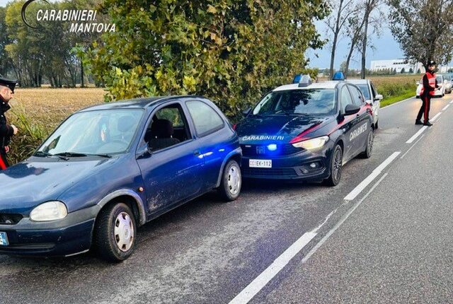 Casaloldo, conducente ubriaco tampona la volante dei Carabinieri intenti a contestare analogo reato ad un altro soggetto