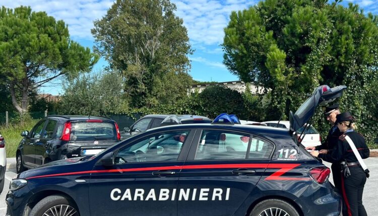 Cesenatico: controlli dei Carabinieri, otto persone denunciate e due giovani segnalati per stupefacenti.