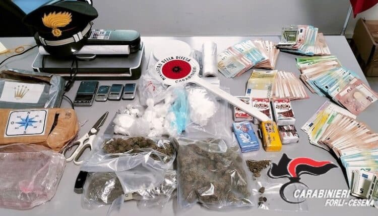 Cesenatico: operazione antidroga dei Carabinieri, arrestato pusher trovato con ingenti quantità di stupefacenti.