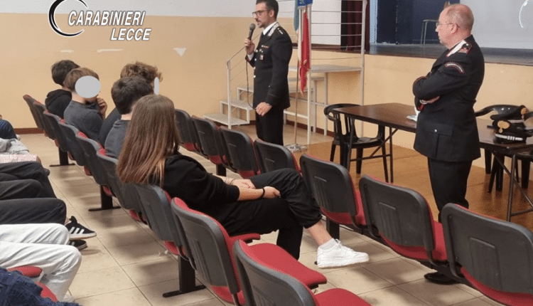 Ruffano, i Carabinieri tornano a scuola per promuovere la legalità