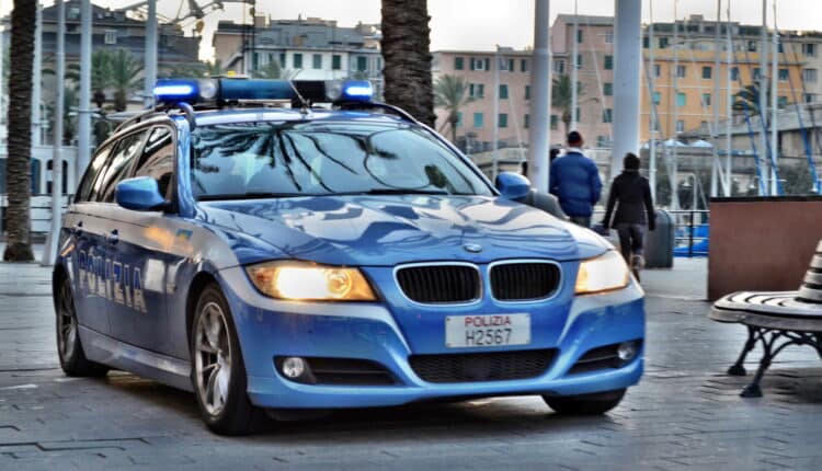 Genova: due denunce a piede libero in due distinte operazioni.
