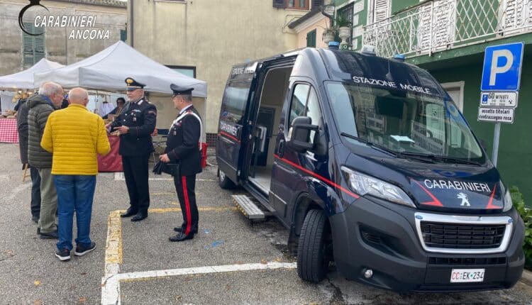 I Carabinieri di Morro d'Alba in campo contro le truffe agli anziani.