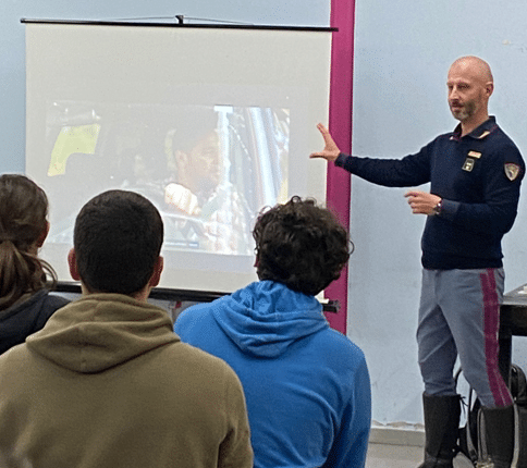 Portogruaro: la Polizia di Stato di Venezia incontra i giovani per promuovere la cultura della sicurezza stradale