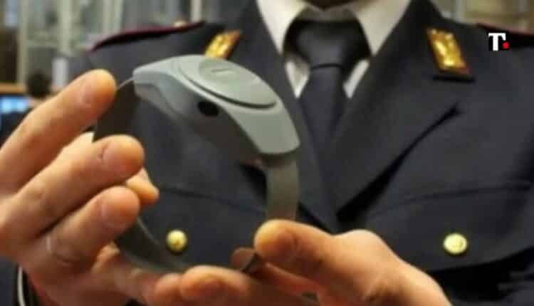 Latina: perseguita l'ex compagna e poi si fa trovare al ristorante, per lui si aprono le porte del carcere.