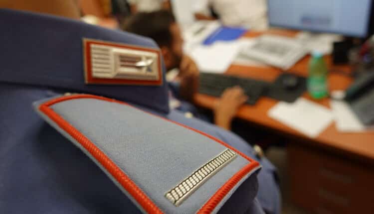 Marcianise: minaccia e pretende continuamente soldi dai genitori per acquistare stupefacente, arrestato.