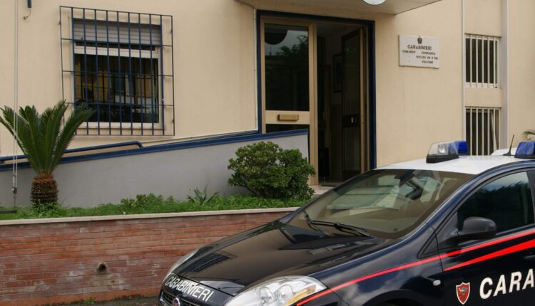 Mugnano, un timer collegato ad un innesco per incendiare casa. L'idea di una famiglia per intascare il premio assicurativo. I carabinieri intervengono appena 15 minuti prima del rogo. 3 denunciati