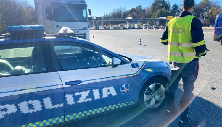 Novara: in contromano per quasi 2 chilometri, automobilista identificato.