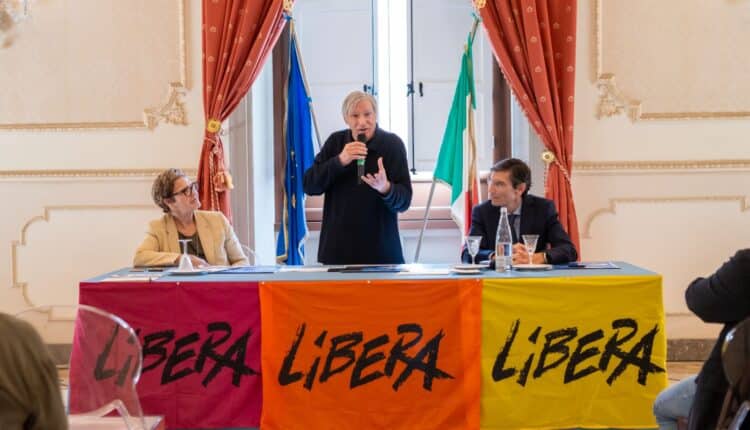 Il 21 marzo 2025, Trapani ospiterà la XXX Giornata della Memoria e dell’Impegno in ricordo delle vittime innocenti delle mafie, un evento promosso da Libera e Avviso Pubblico. Questa giornata, che coincide con il primo giorno di primavera, vuole ricordare tutte le vittime innocenti delle mafie e rinnovare l'impegno nella lotta alla criminalità organizzata e corruzione.