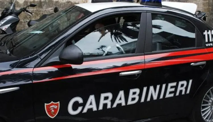 Piombino, sottrae la carta di credito dalla persona dove lavora e preleva 500 euro. 40enne denunciato dai Carabinieri