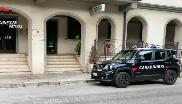 Rionero in Vulture: dalla fuga all'arresto, 32enne scovato con cocaina e hashish, arrestato.