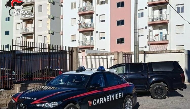 Rosolini: controlli straordinari dei Carabinieri al complesso case popolari di Via Errante.