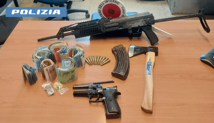 Torino: in auto con kalashnikov e droga, Polizia di Stato arresta tre persone