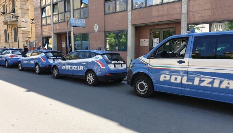 Sestri Levante, furti di Rolex commessi con la "tecnica dell'abbraccio", sgominata un'altra banda da parte della Polizia di Stato