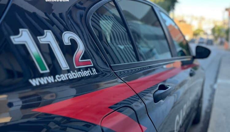 Siracusa: maltratta gli anziani genitori e perseguita la ex compagna, i Carabinieri arrestano un 45enne.