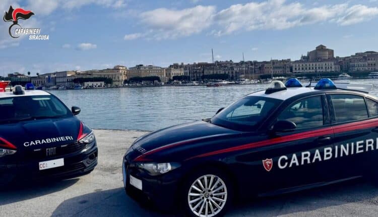 Siracusa,  un arresto e 4 denunce da parte dei Carabinieri per furto in abitazione, evasione, droga e armi
