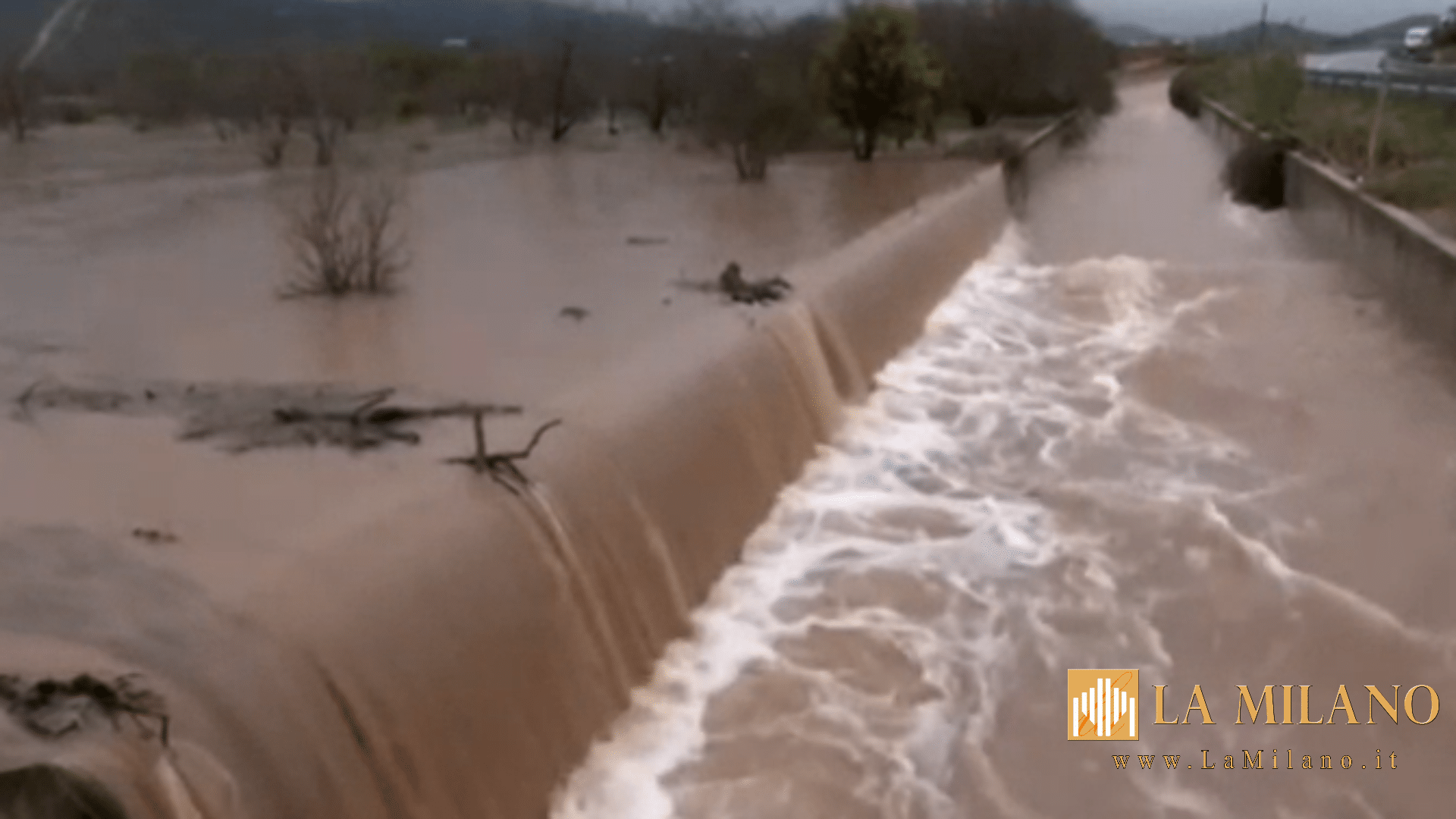 Spagna in ginocchio per un'alluvione senza precedenti: 72 vittime e danni devastanti