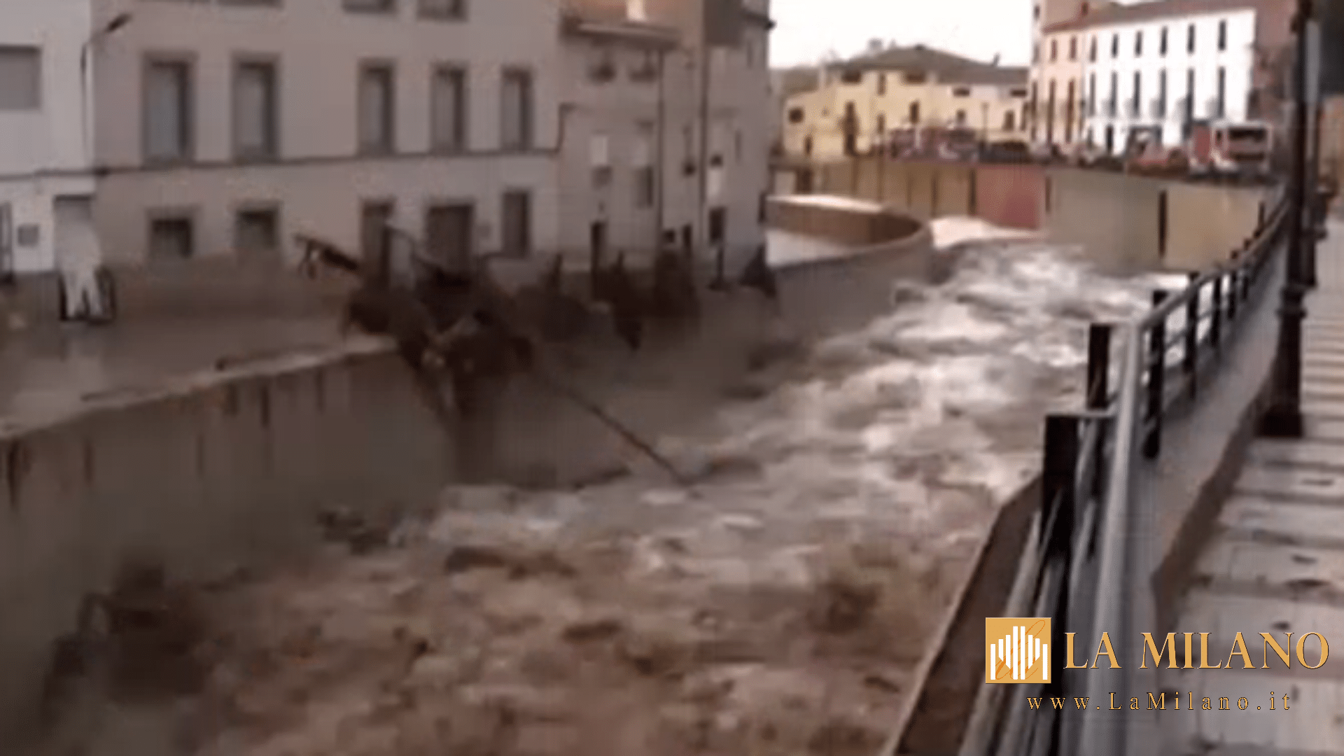 Spagna in ginocchio per un'alluvione senza precedenti: 72 vittime e danni devastanti