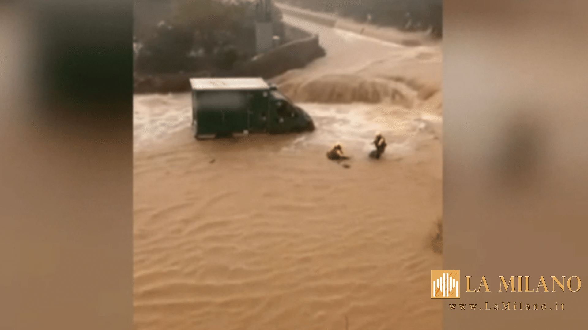 Spagna in ginocchio per un'alluvione senza precedenti: 72 vittime e danni devastanti