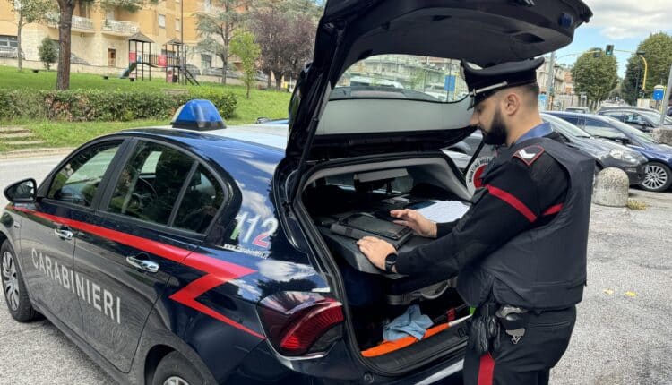 Tolentino, arresto di uno straniero per resistenza a Pubblico Ufficiale, porto abusivo di armi e minaccia aggravata