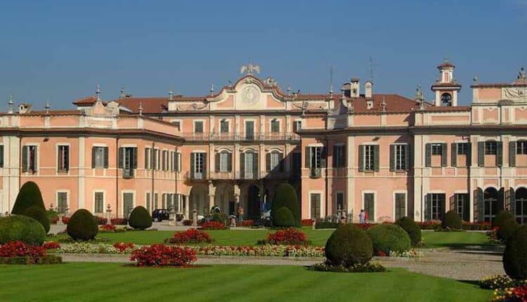 Varese: in occasione dell'iniziativa Ottobre Rosa, dedicata alla prevenzione del tumore al seno, la facciata del Palazzo Comunale sarà illuminata di rosa