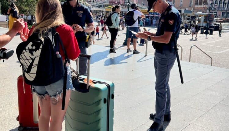 Venezia: arrestata una cittadina straniera destinataria di mandato di arresto europeo.