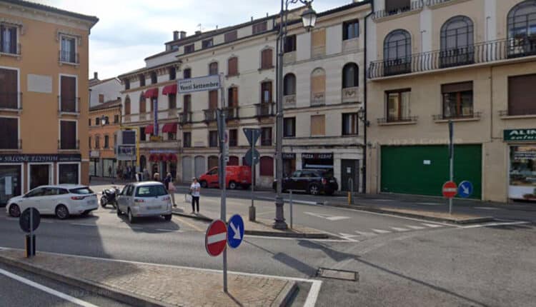 Vicenza: discussione per un parcheggio degenera in lite con spinte e ceffoni, interviene la Polizia di Stato.