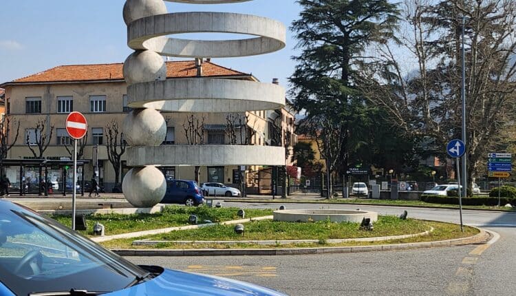 Como, controllo del territorio: due denunciati per resistenza a P.U. e detenzione di armi, in totale 21 gli identificati della Polizia di Stato