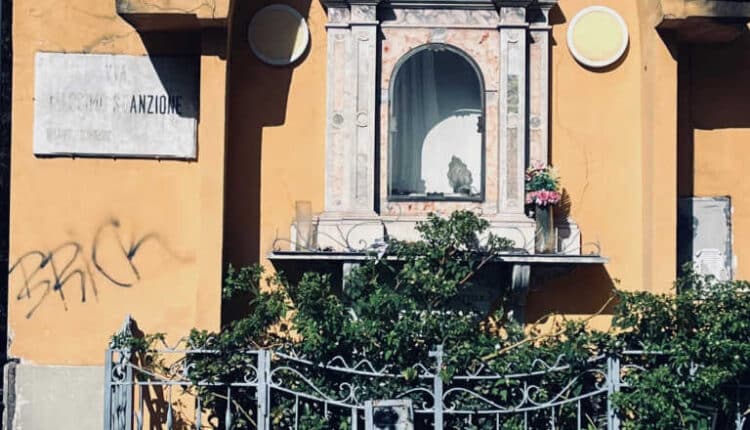 Napoli: Vandalizzata l'edicola devozionale a San Ciro