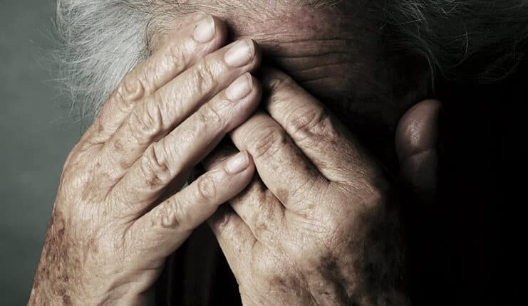 Agerola: Invalida e costretta a letto picchiata con una mazza dal marito, Carabinieri arrestano 68enne