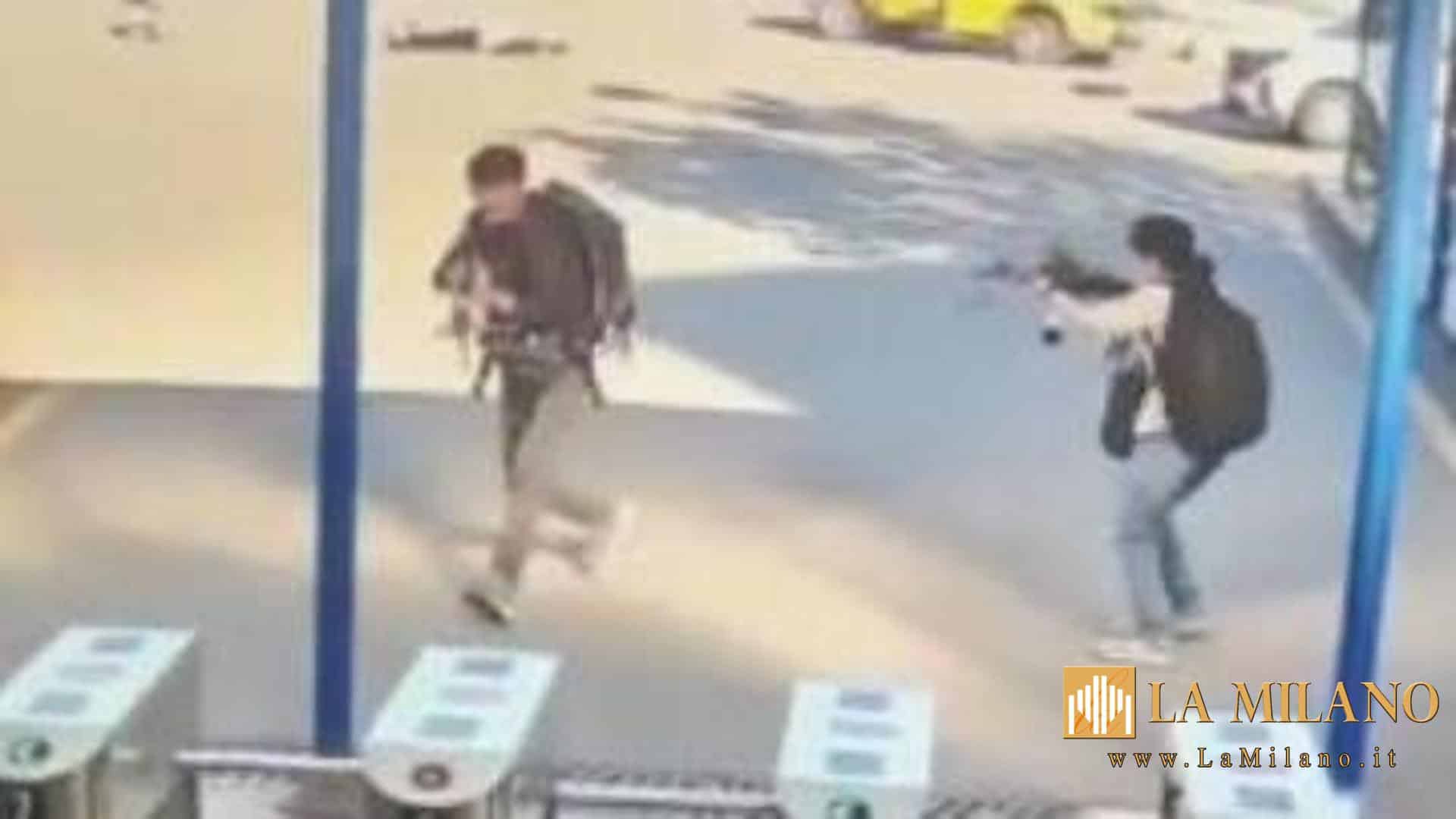 Attacco terroristico ad Ankara: quattro morti e 14 feriti. Uccisi due attentatori