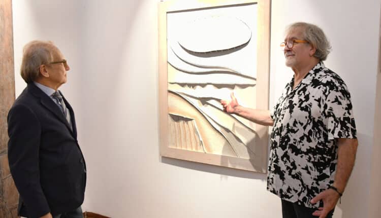 Trieste: inaugurata la Biennale Giuliana D'Arte, targa al Maestro Bruno Paladin di Fiume