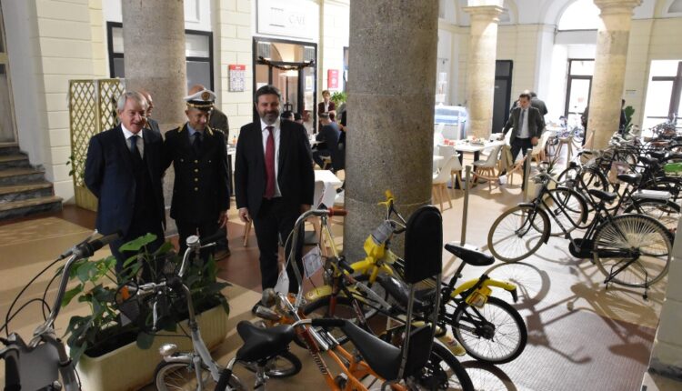 Sassari, "Bici d'epoca in centro": la mostra sulla storia della mobilità sostenibile