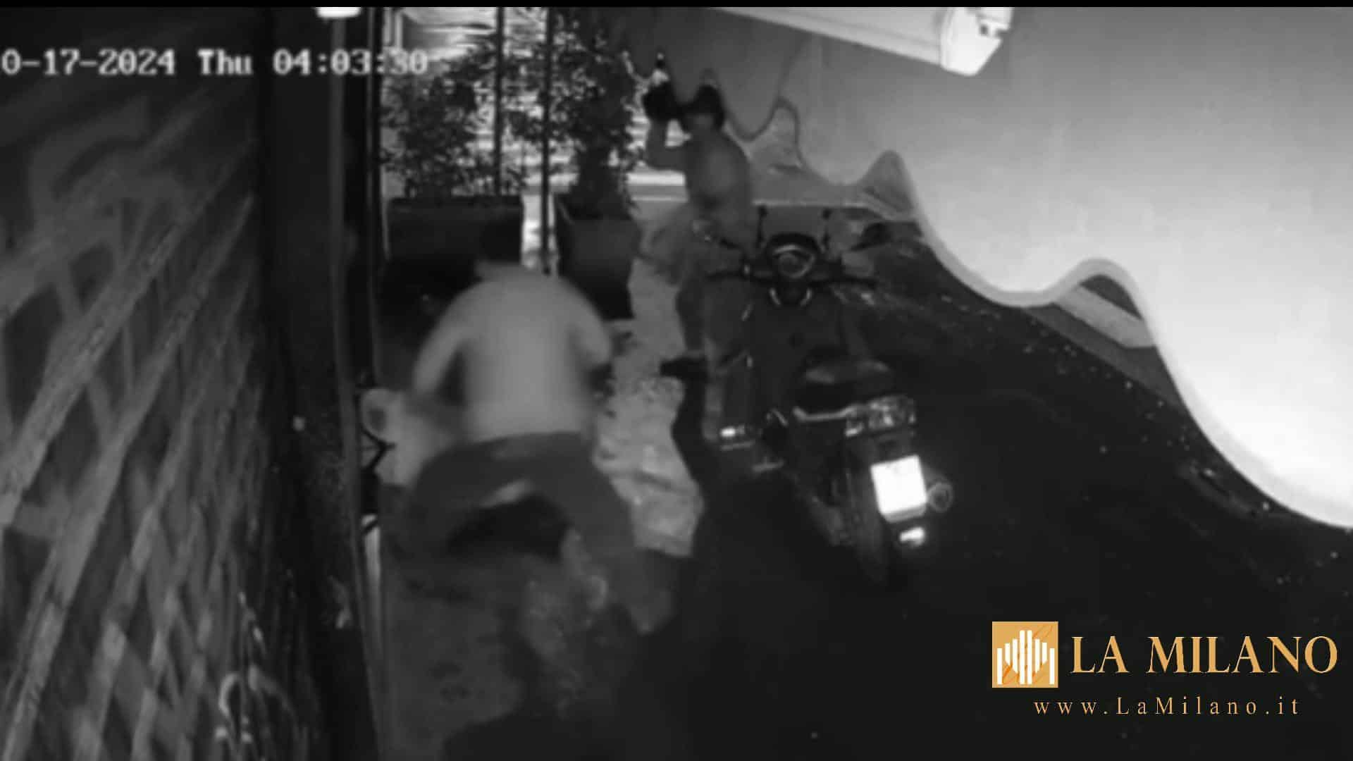 Milano, furto e omicidio al bar di viale Giovanni da Cermenate: Polizia arresta i due cinesi per omicidio e indaga per tentato furto il complice del 37enne deceduto.